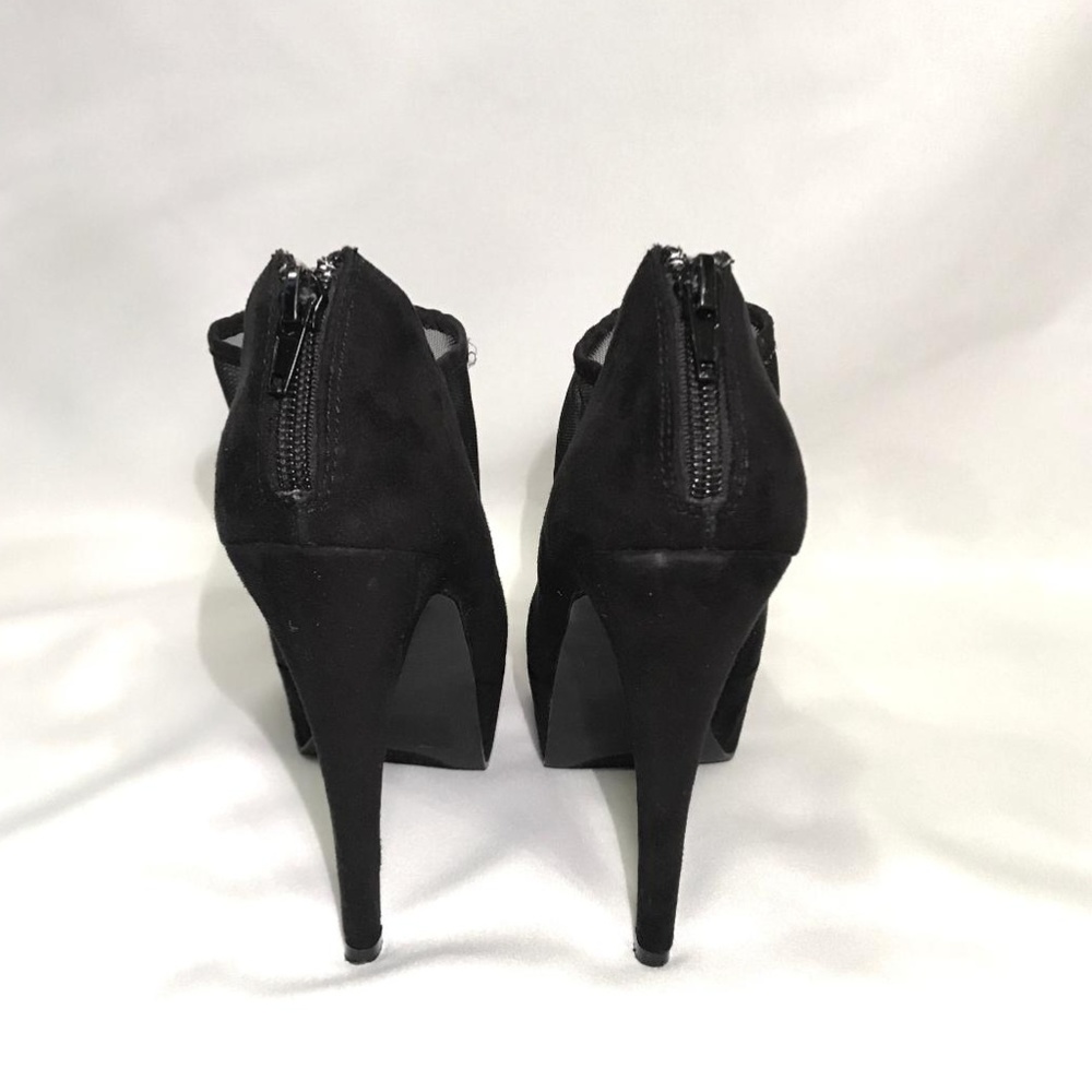 Charlotte Russe Black Ankle Strap Pointed Pump - Picture 3 of 5